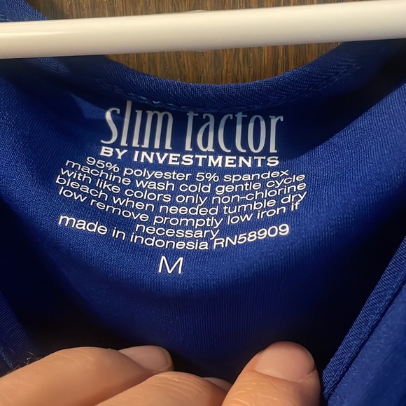 Blue Sleeveless slim factor Women's Top - Picture 2 of 3